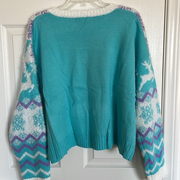 New. Women's Reindeer Graphic Holiday Sweater - Blue and White Size XXL and 2X - Picture 8 of 10